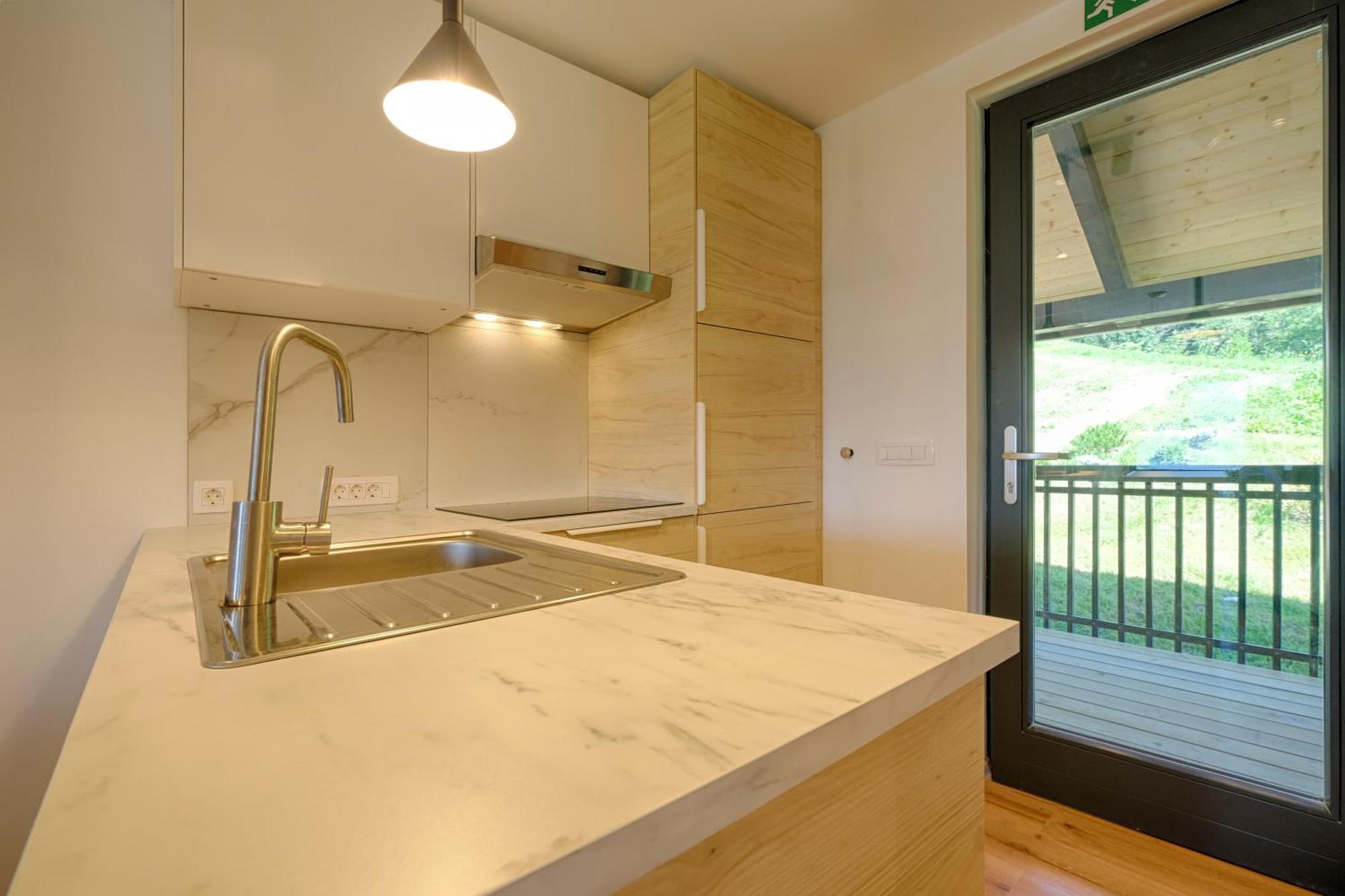 Apartments Pri Fencu 耶塞尼采 外观 照片